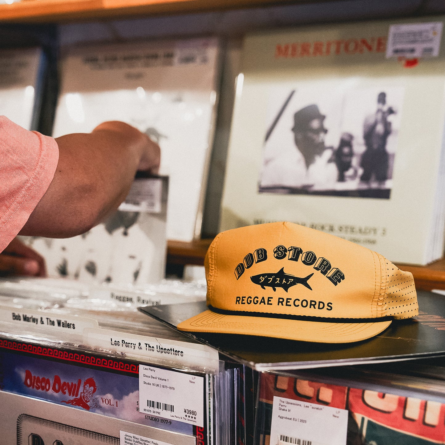 Dub Store Aperture Tech Strapback - Old Gold