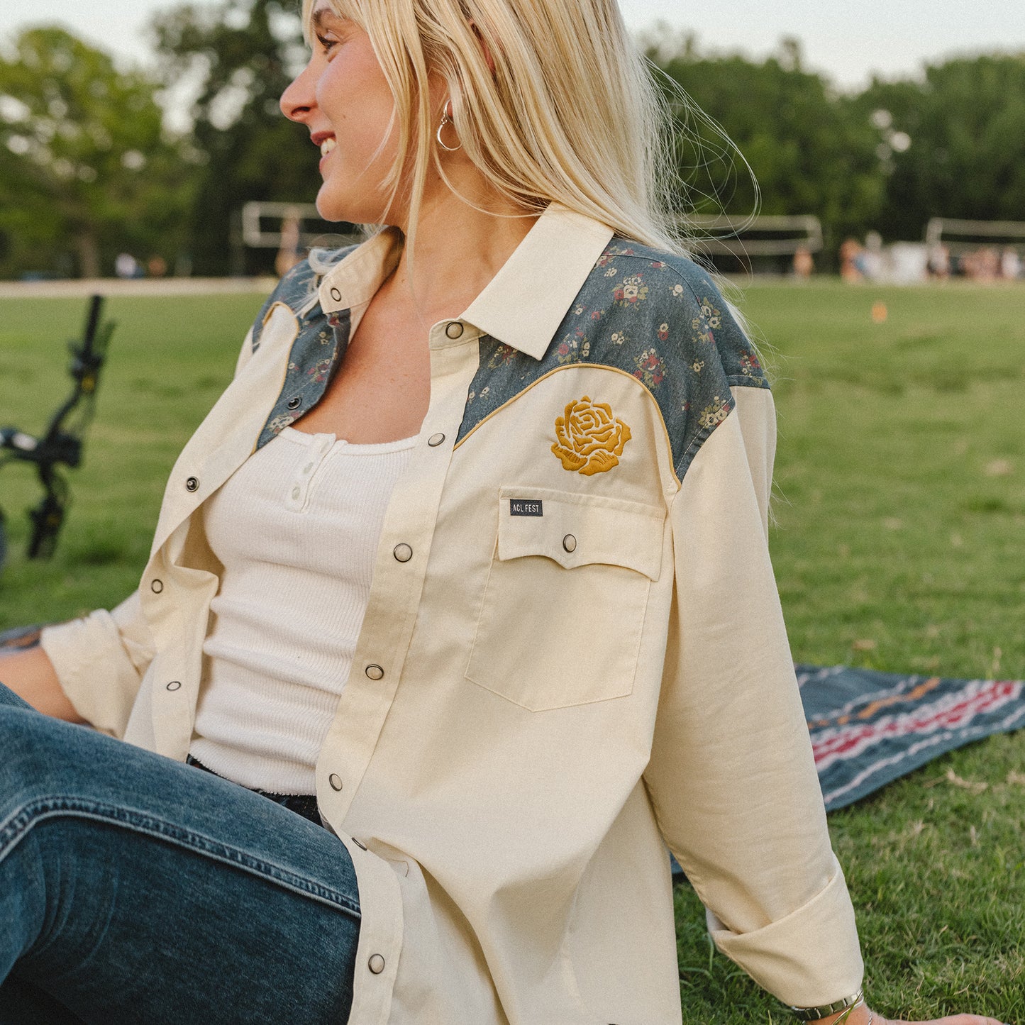 ACL Fest 2025 Crosscut Deluxe Snapshirt - Yellow Roses : Off White