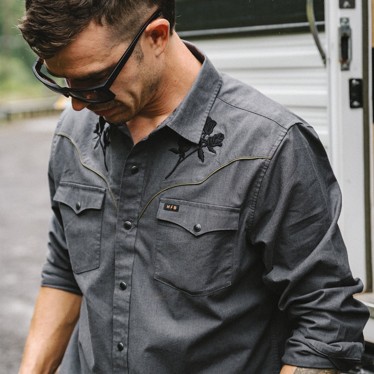 Crosscut Deluxe Snapshirt - Roses Noir : Grey