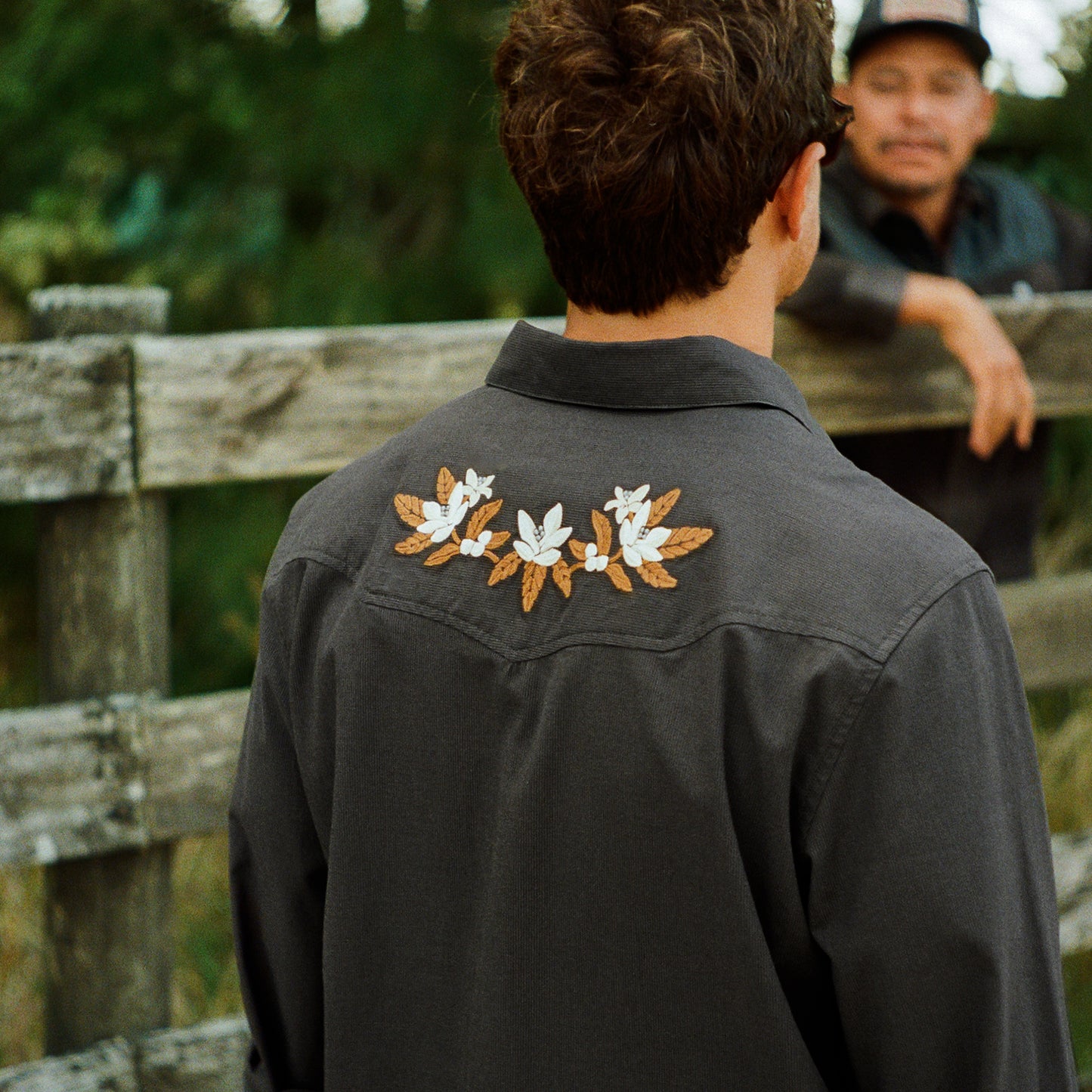 Crosscut Deluxe Snapshirt - Orange Blossoms : Antique Black - View 9