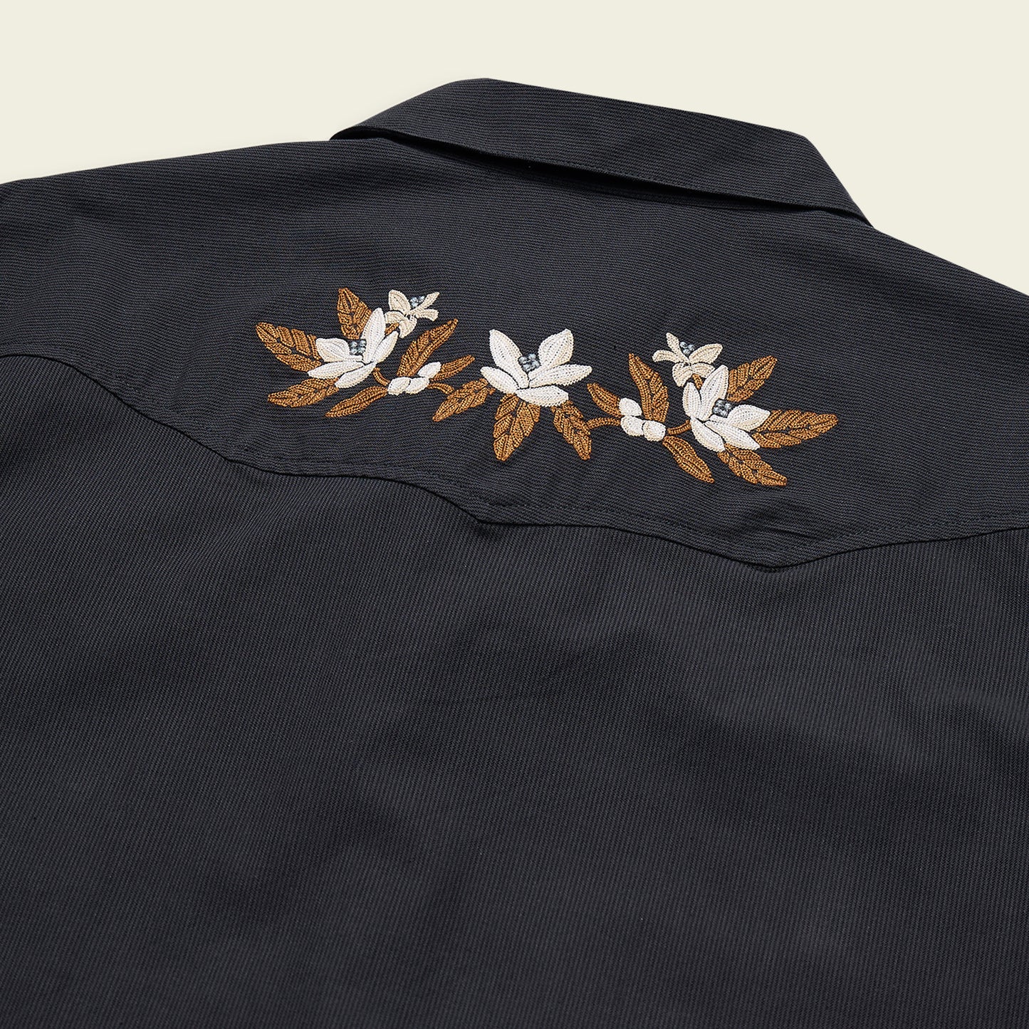 Crosscut Deluxe Snapshirt - Orange Blossoms : Antique Black - View 7