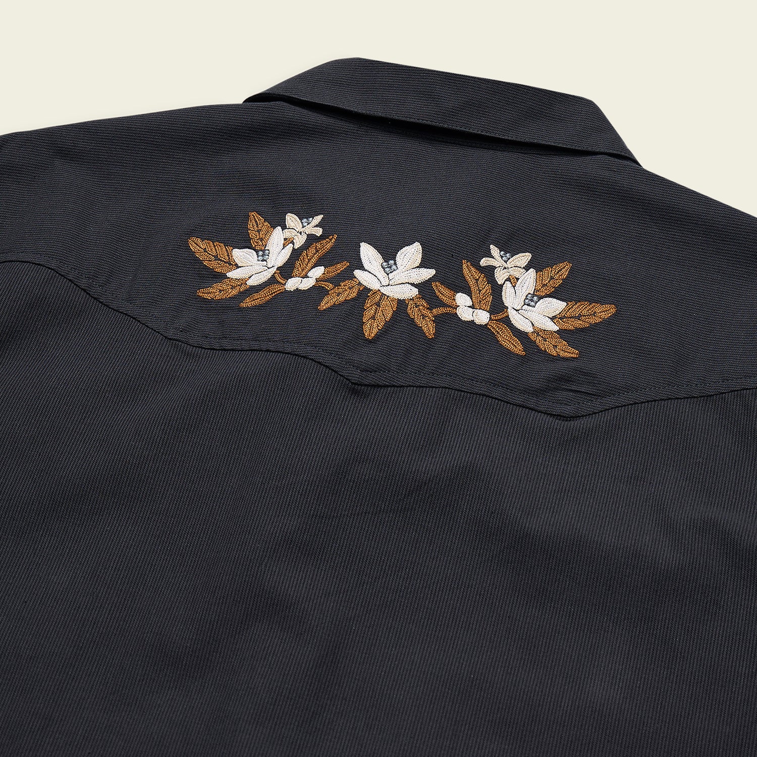 Crosscut Deluxe Snapshirt - Orange Blossoms : Antique Black - View 7
