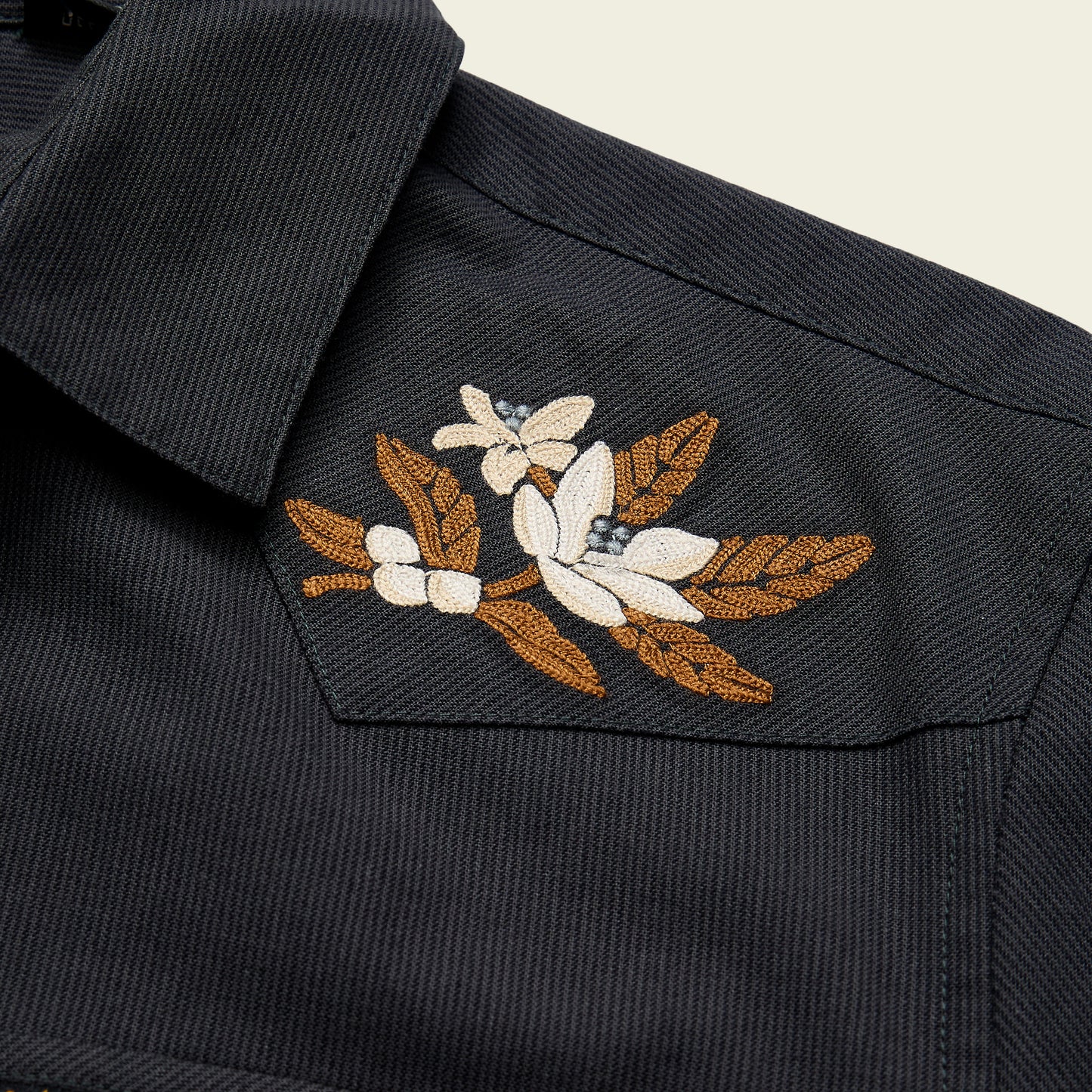 Crosscut Deluxe Snapshirt - Orange Blossoms : Antique Black - View 8