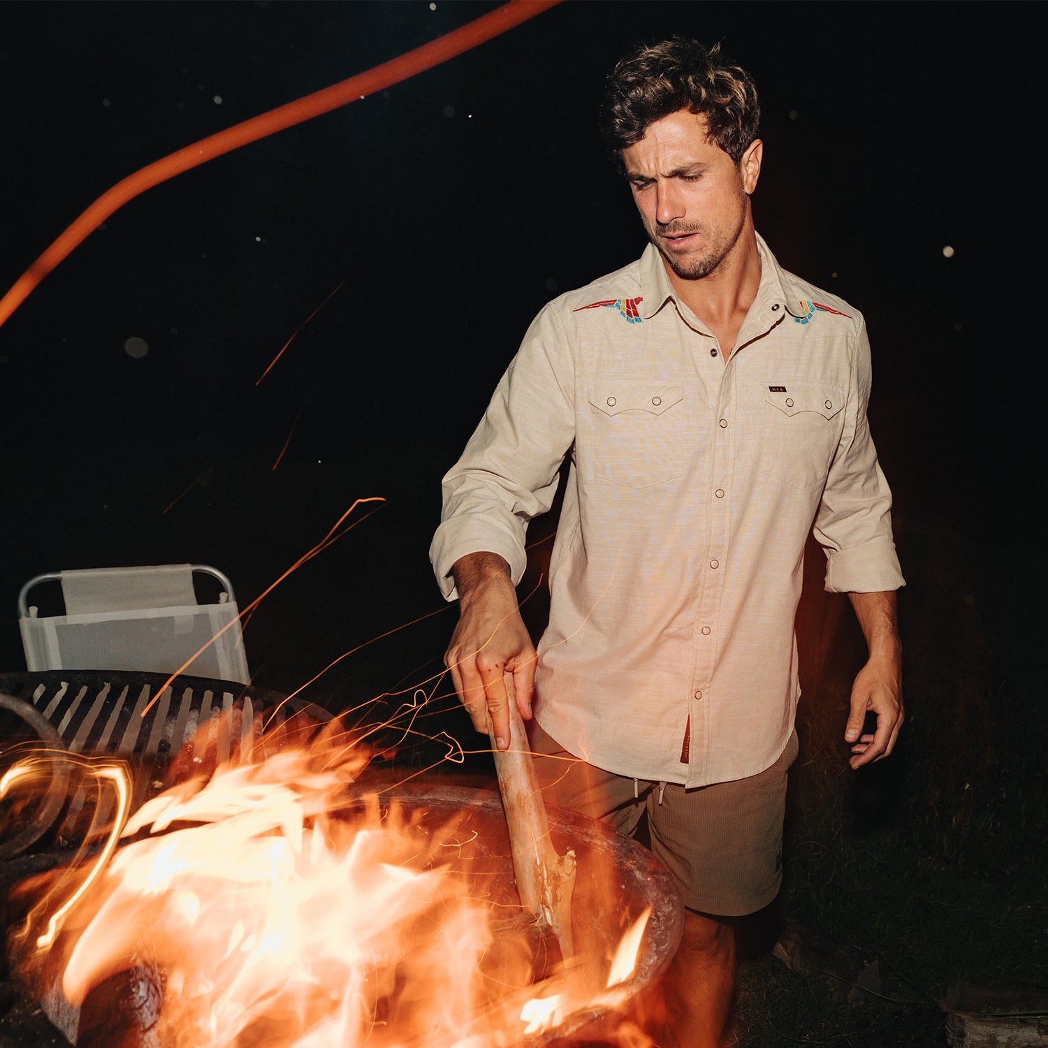 Crosscut Deluxe Snapshirt - Parrot Patrol : Dune Chambray - View 2