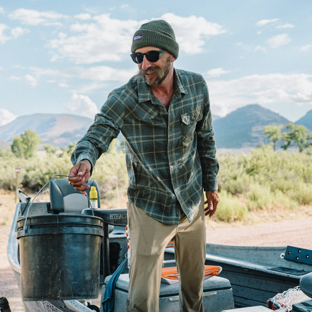 Harker’s Flannel - Kempton Plaid : Beluga - View 2