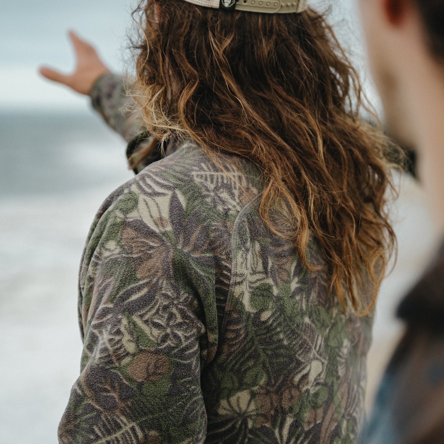 Free Range Fleece Pullover - Tropic Noir - View 10