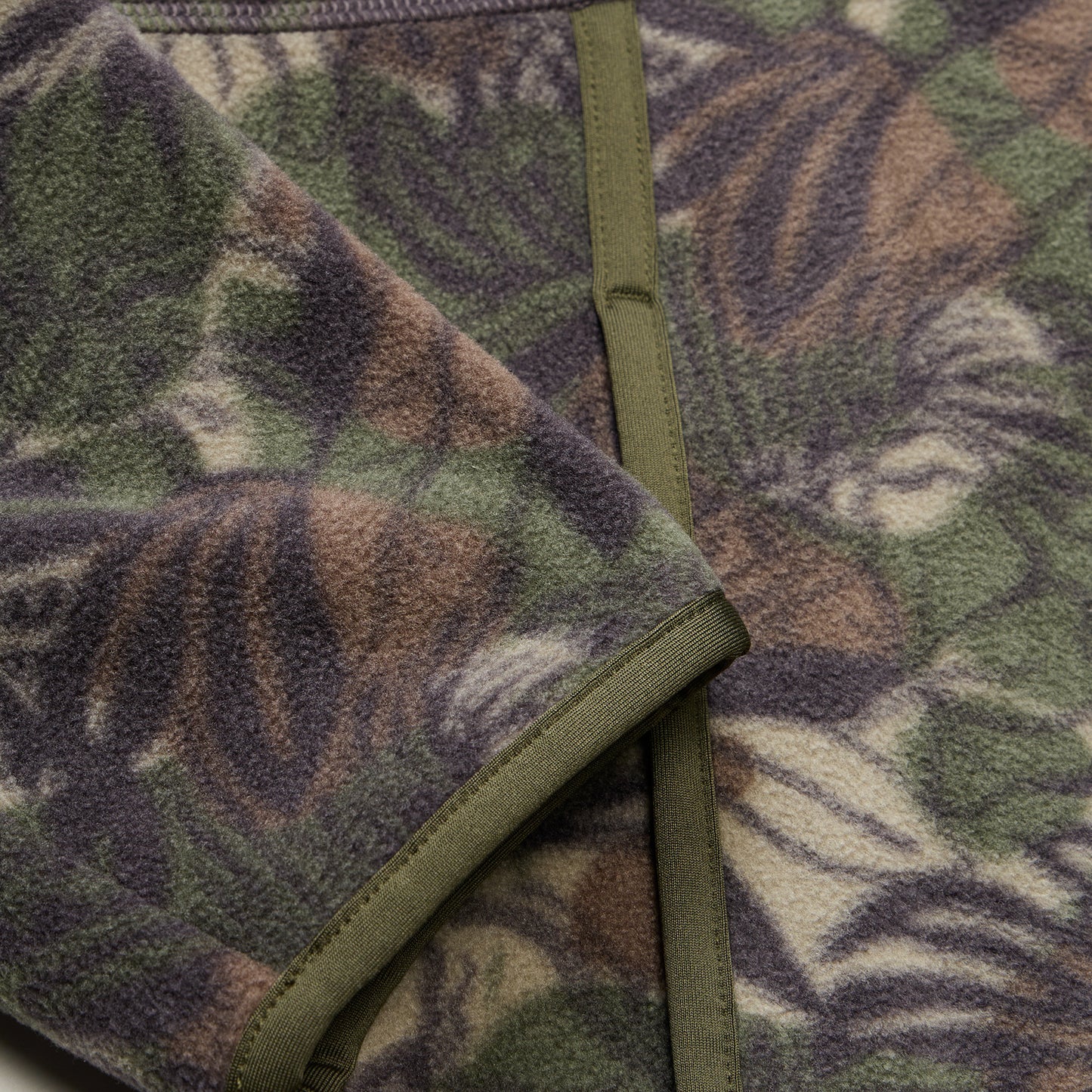 Free Range Fleece Pullover - Tropic Noir - View 8