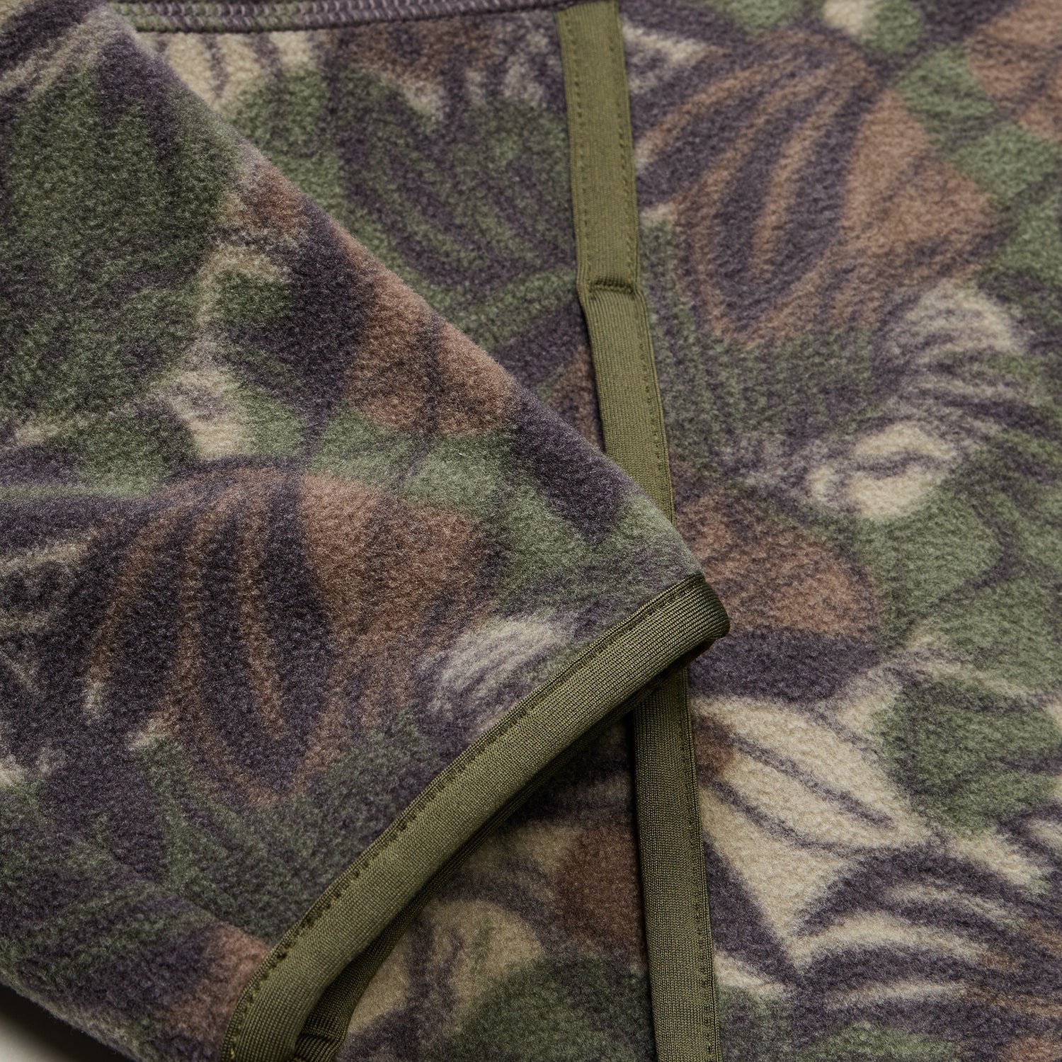 Free Range Fleece Pullover - Tropic Noir - View 8