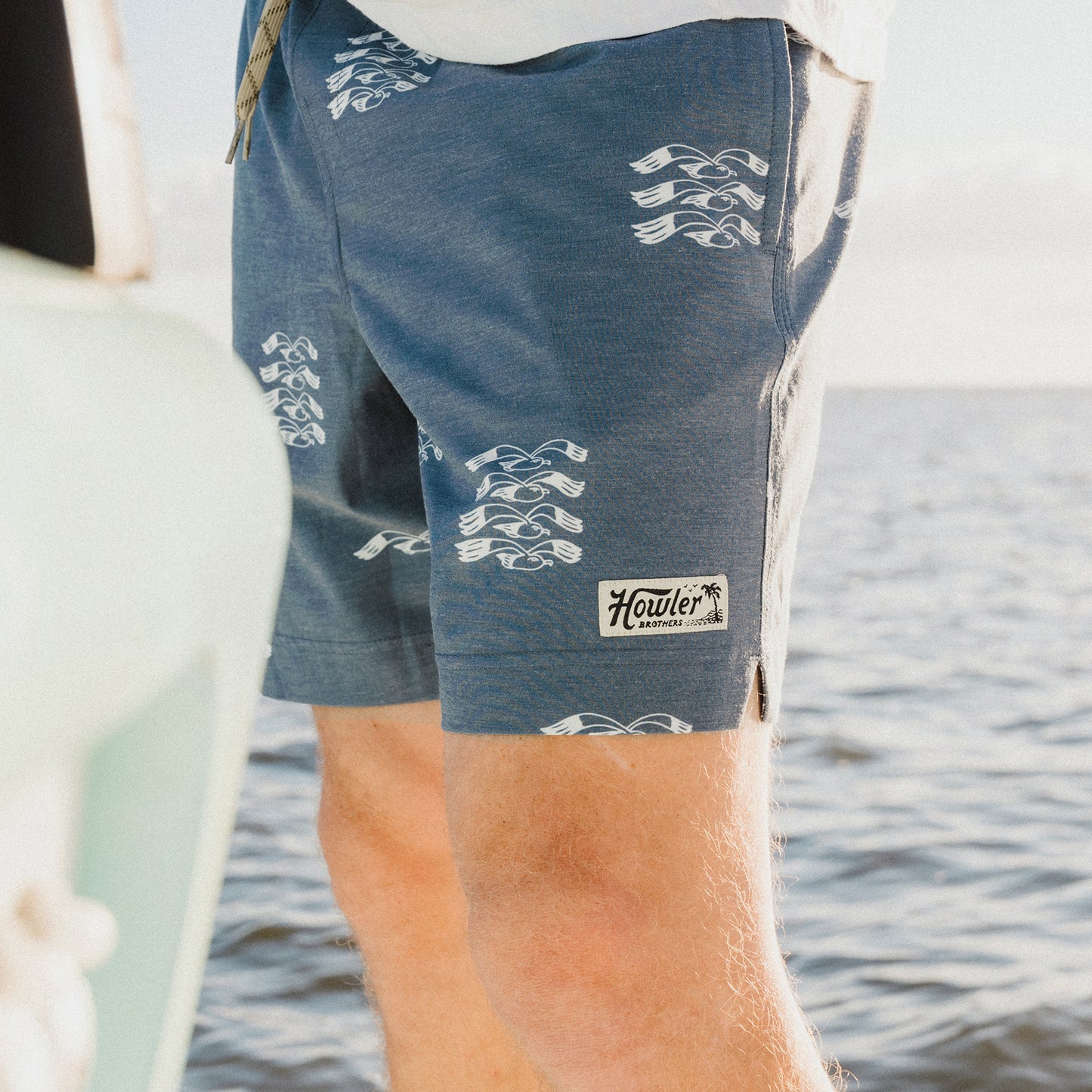Deep Set Boardshorts 17" - Flocka Seagulls : Key Largo