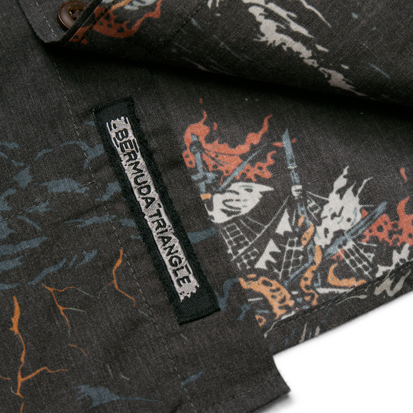 Bermuda Triangle Mansfield Shirt - Storm’s Eye : Antique Black