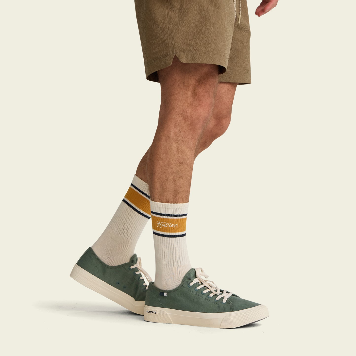 Howler Script Socks - White / Gold