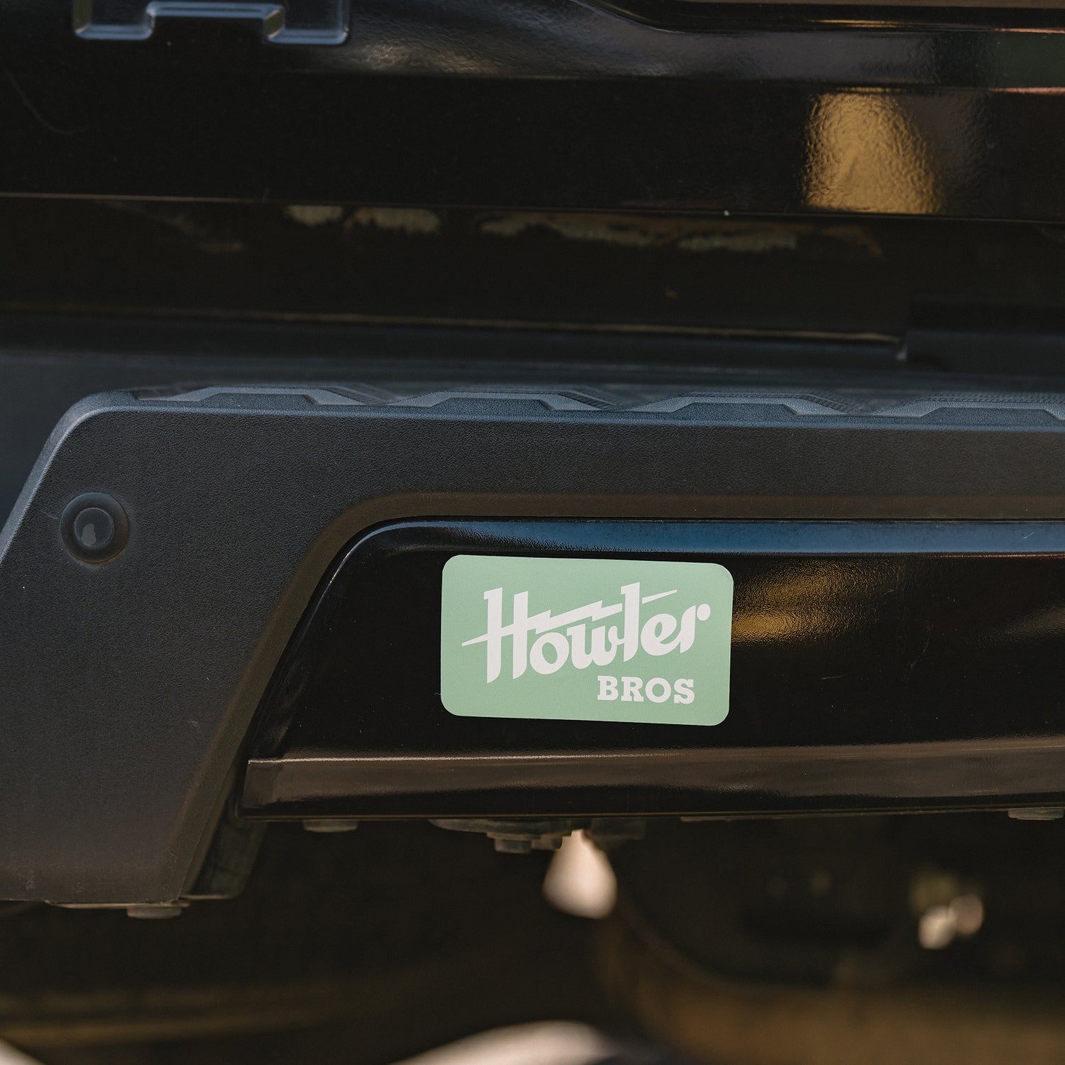 Howler Electric Sticker - Seafoam