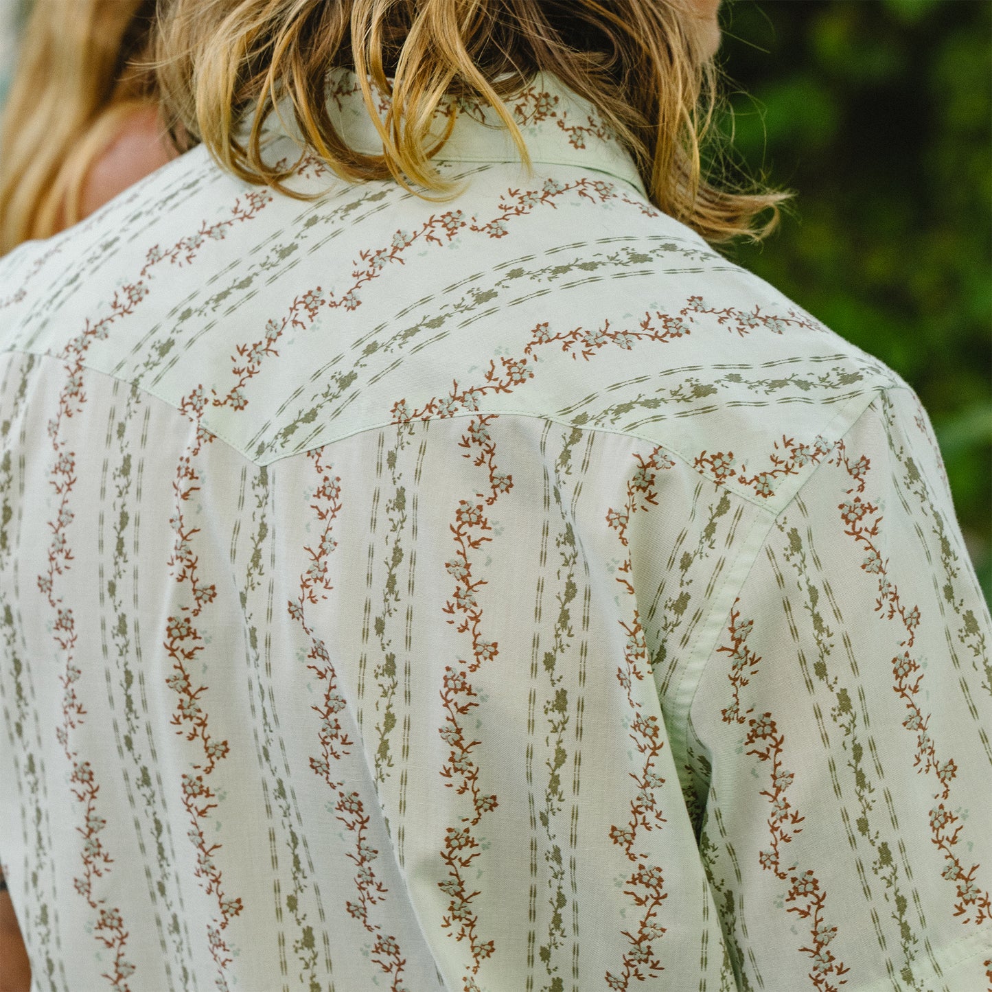 H Bar B Snapshirt - Hibiscus Ribbons : Mint