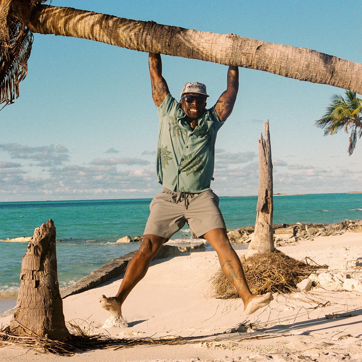 Palapa Terry Shirt - Sunflower Pixels : Granite Green